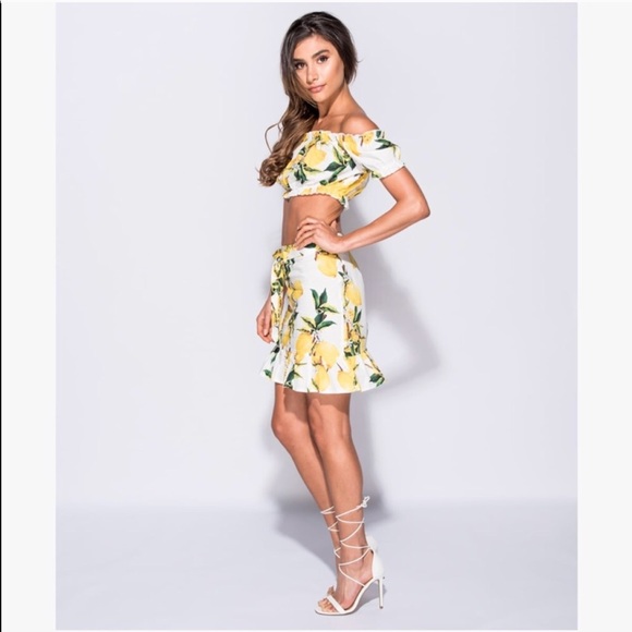 🍋Lemon Print two pieces outfit🍋 - Picture 3 of 6